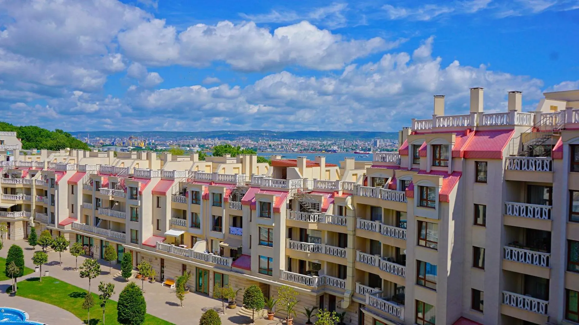 Varna South Apartments on the Beach 0*,