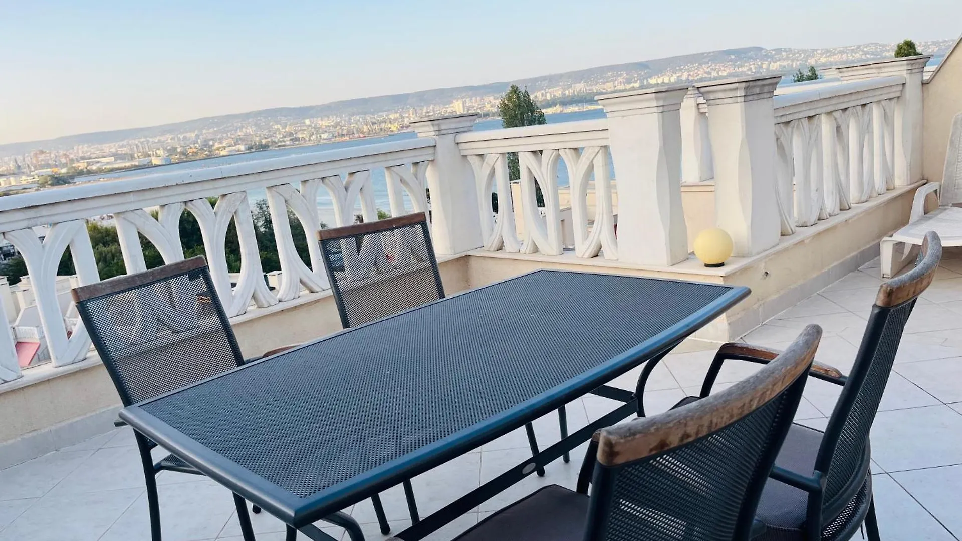 Varna South Apartments on the Beach